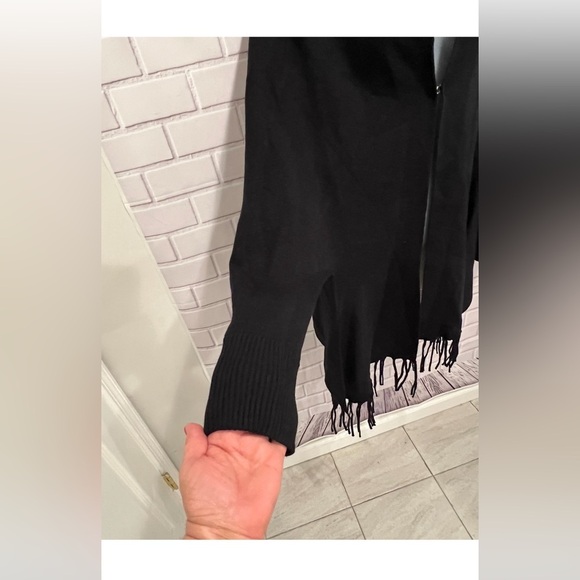 LOVE TOKEN women blacksweater/poncho size M/L - Picture 2 of 10